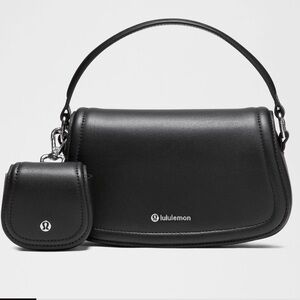 Lululemon Leather Alternative Mini Bag 1.2L in Black